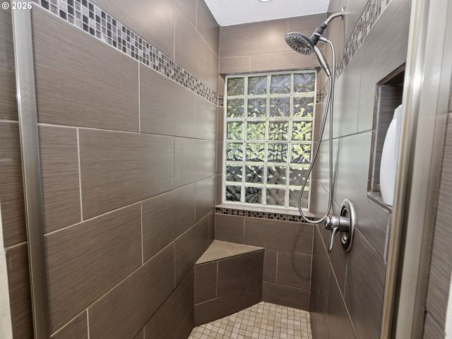 1192 Nw WEYBRIDGE Way, Beaverton, OR 97006