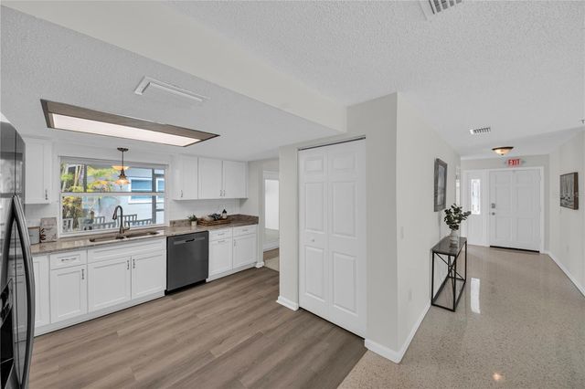 121 10TH AVE, Indian Rocks Beach, FL 33785