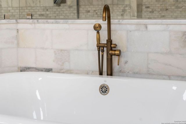 18002 Granite Hill, San Antonio, TX 78255