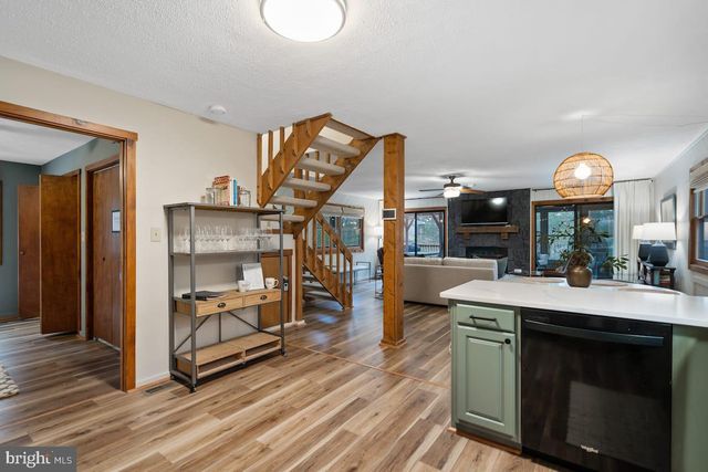 162 FORREST ST, Basye, VA 22810