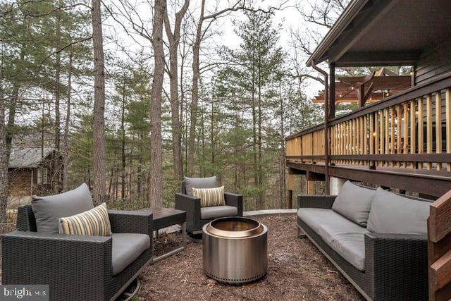 162 FORREST ST, Basye, VA 22810