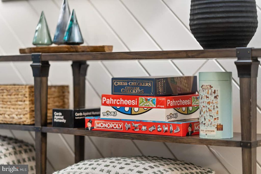 Image 20 of property listing at 162 FORREST ST, Basye, VA 22810