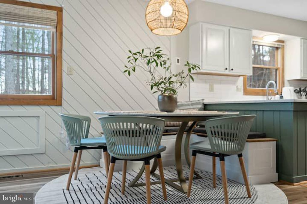 Image 28 of property listing at 162 FORREST ST, Basye, VA 22810