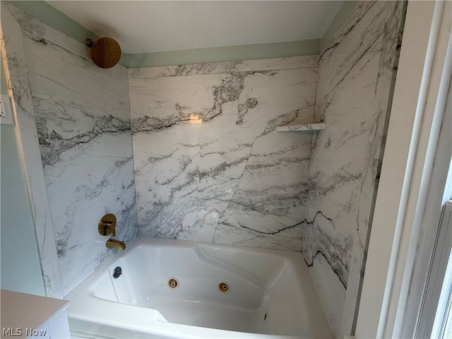 38462 S Beachview Road, Willoughby, OH 44094