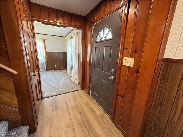 38462 S Beachview Road, Willoughby, OH 44094