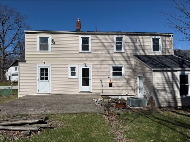 38462 S Beachview Road, Willoughby, OH 44094