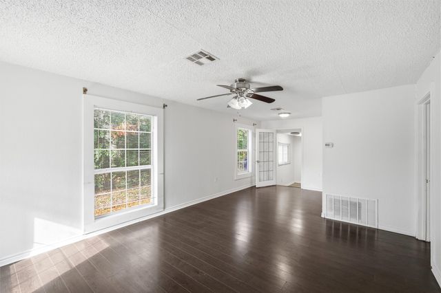 513A N 34th Street, Waco, TX 76710