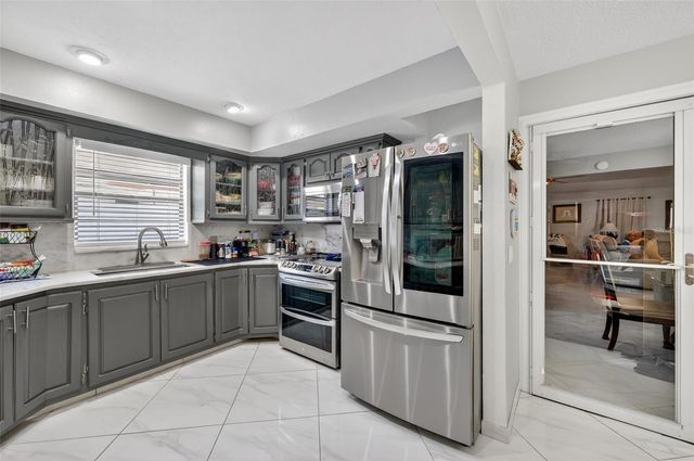 6514 SEAFAIRER DRIVE, Tampa, FL 33615