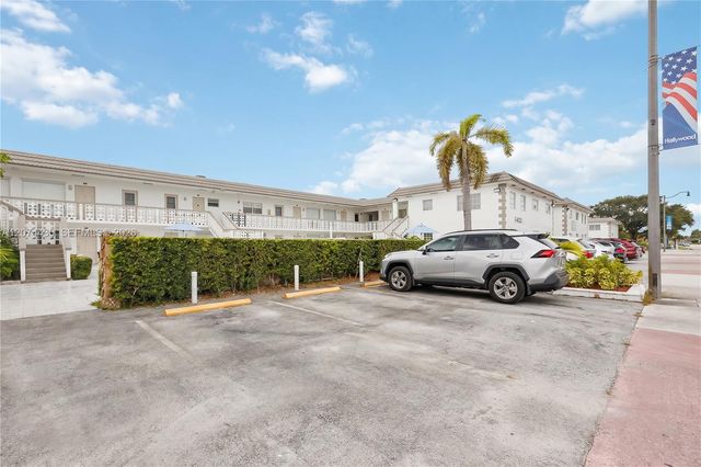5420 Hollywood Boulevard 208, Hollywood, FL 33021