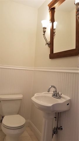 346 Lexington St B, Newton, MA 02466