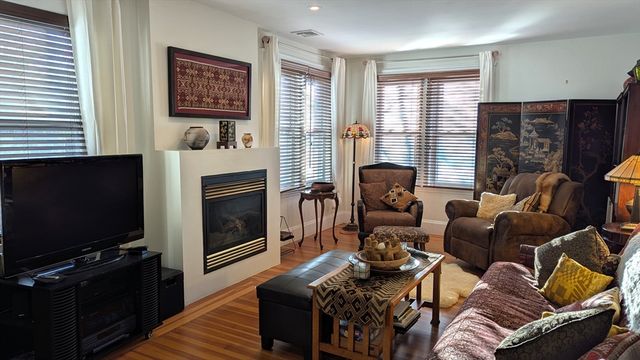346 Lexington St B, Newton, MA 02466