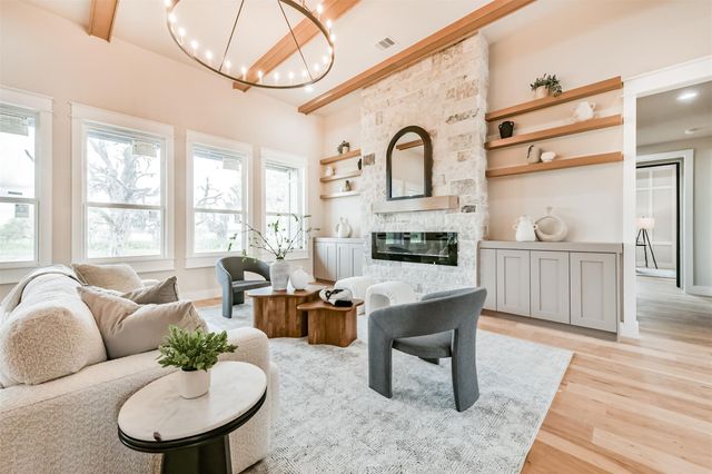 250 Pony Trail, Angleton, TX 77515