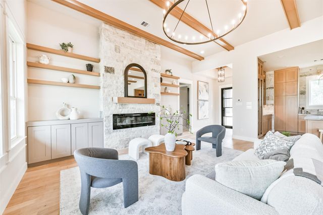 250 Pony Trail, Angleton, TX 77515