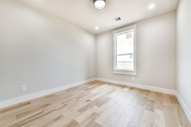 250 Pony Trail, Angleton, TX 77515