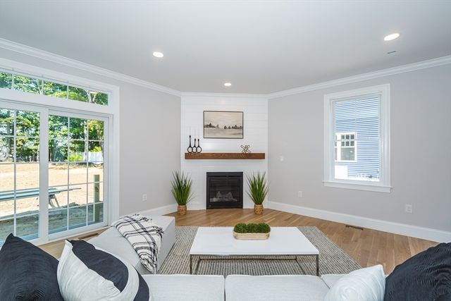 293 Bacon St A, Natick, MA 01760