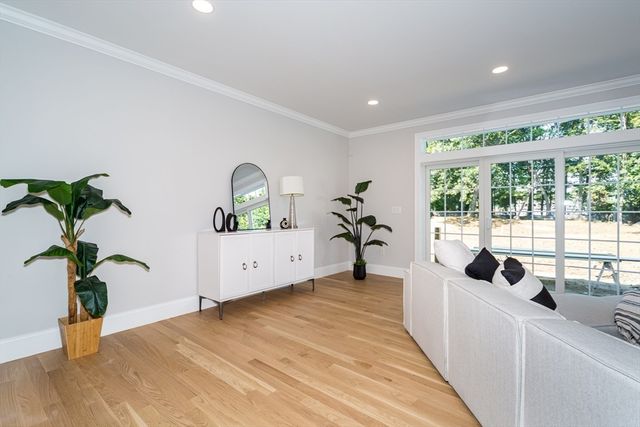 293 Bacon St A, Natick, MA 01760