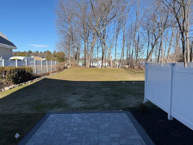 293 Bacon St A, Natick, MA 01760