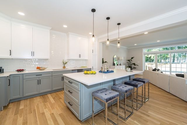 293 Bacon St A, Natick, MA 01760