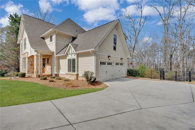 165 Highland Oaks Court, Alpharetta, GA 30004