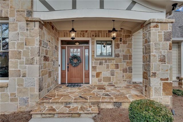 165 Highland Oaks Court, Alpharetta, GA 30004