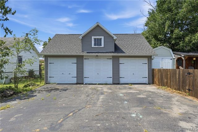 16 Vita Avenue, Cheektowaga, NY 14227