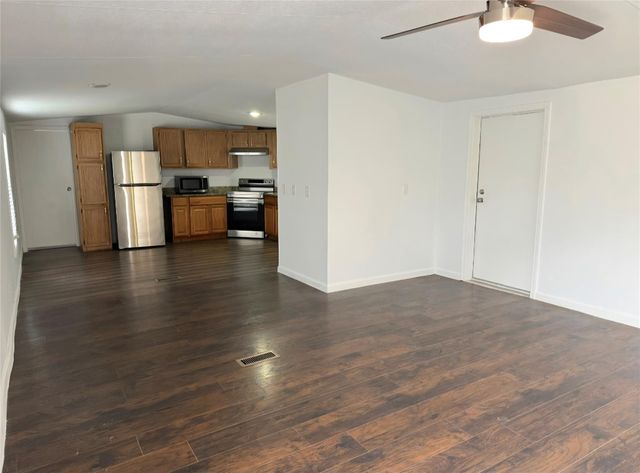 11224 Creek Meadow Dr, Willis, TX 77378