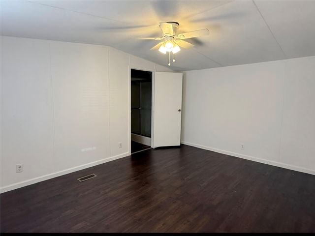 11224 Creek Meadow Dr, Willis, TX 77378