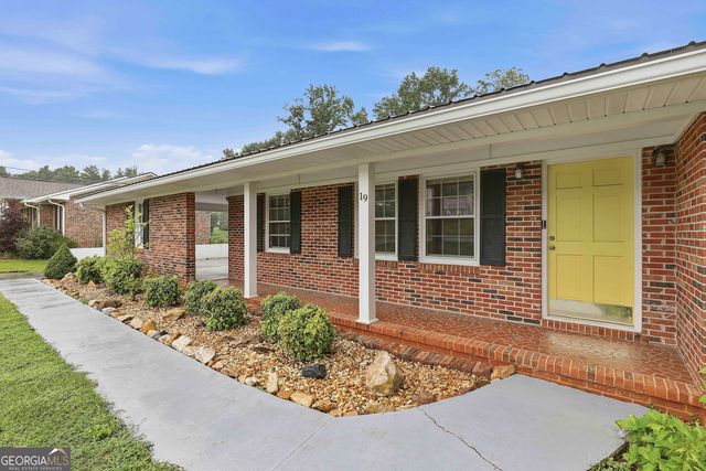 19 Colonial Drive, Newnan, GA 30263