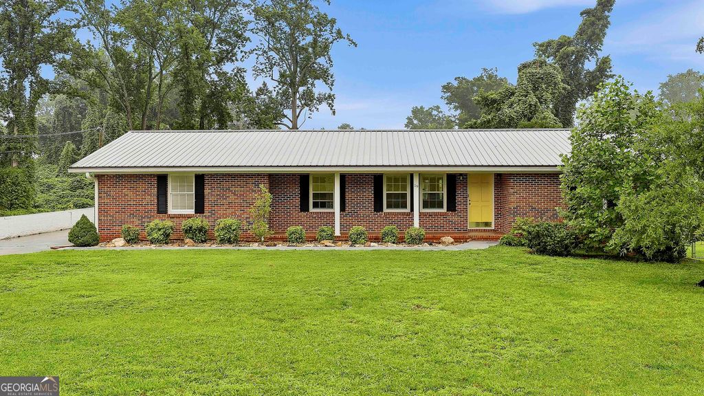 19 Colonial Drive, Newnan, GA 30263