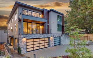8707 116th Avenue NE #A, Kirkland, WA 98033
