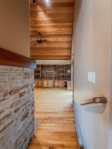 804 Walden Lane, Grundy Center, IA 50638