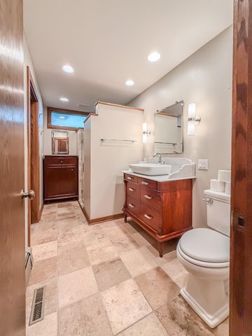 804 Walden Lane, Grundy Center, IA 50638