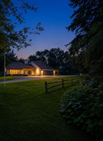 804 Walden Lane, Grundy Center, IA 50638