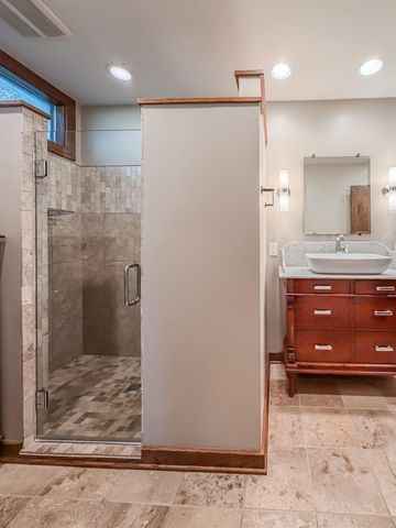 804 Walden Lane, Grundy Center, IA 50638