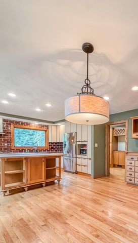 804 Walden Lane, Grundy Center, IA 50638