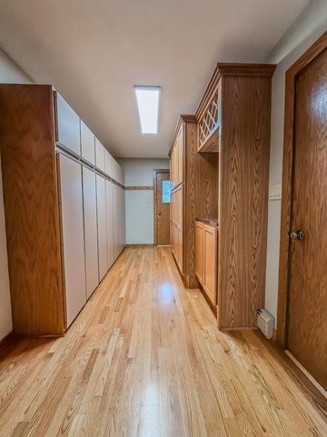 804 Walden Lane, Grundy Center, IA 50638