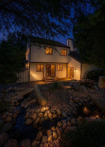 804 Walden Lane, Grundy Center, IA 50638