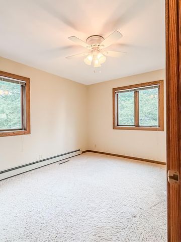 804 Walden Lane, Grundy Center, IA 50638
