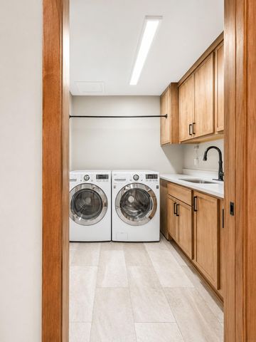 804 Walden Lane, Grundy Center, IA 50638
