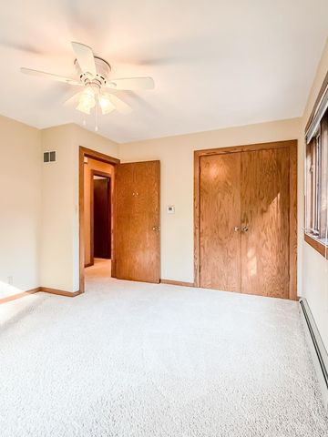 804 Walden Lane, Grundy Center, IA 50638