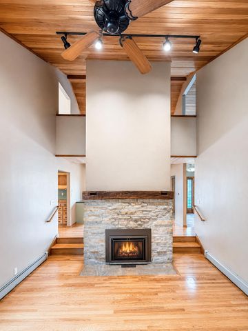804 Walden Lane, Grundy Center, IA 50638