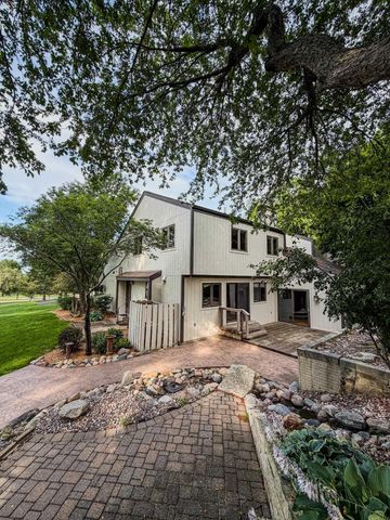 804 Walden Lane, Grundy Center, IA 50638