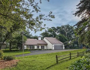 804 Walden Lane, Grundy Center, IA 50638