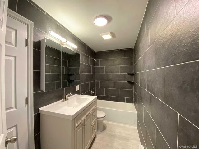 59 HUDSON HEIGHTS Drive, Poughkeepsie, NY 12601