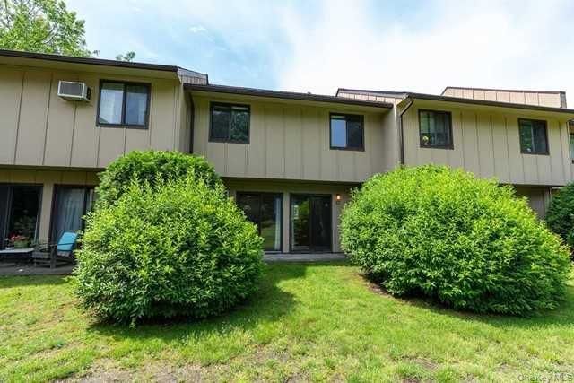 59 HUDSON HEIGHTS Drive, Poughkeepsie, NY 12601