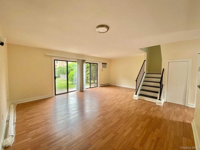 59 HUDSON HEIGHTS Drive, Poughkeepsie, NY 12601