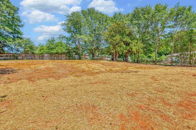 124 Willowood Drive, Spartanburg, SC 29303