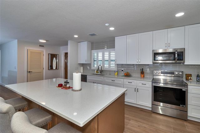 4331 HARBOR HILLS DRIVE, Largo, FL 33770