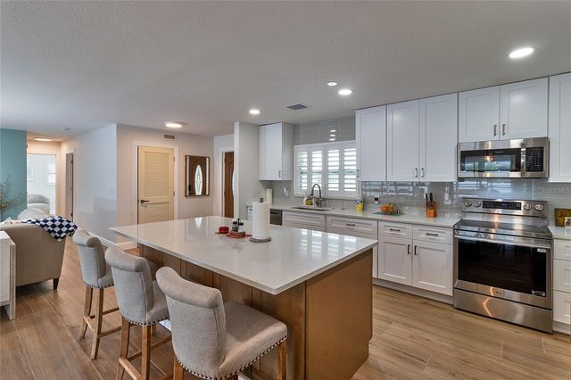 4331 HARBOR HILLS DRIVE, Largo, FL 33770