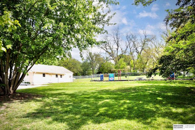 2616 Edwards Street, Bellevue, NE 68005